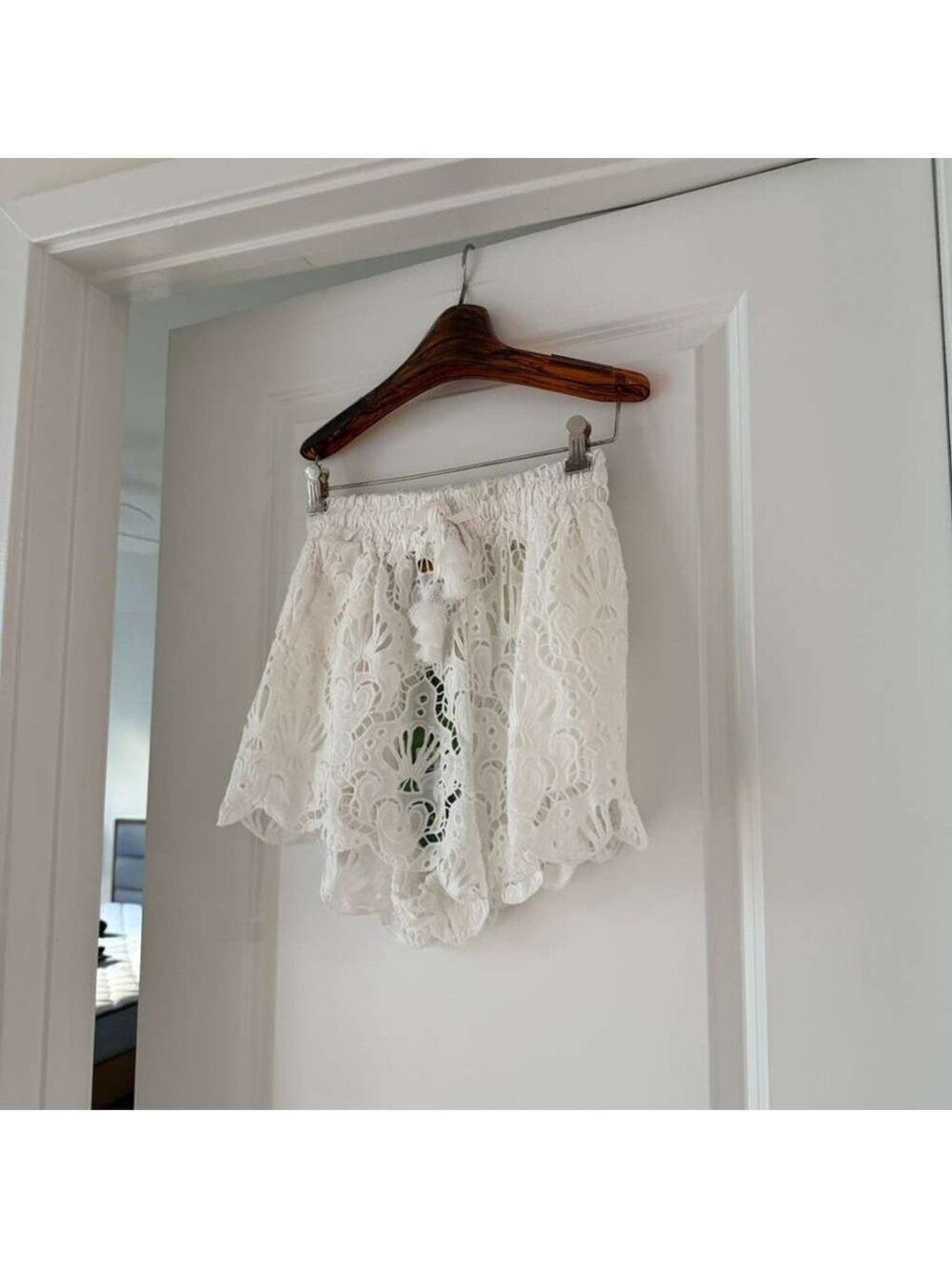 Farm Rio White Seashell Eyelet Short - Picture 4 of 5